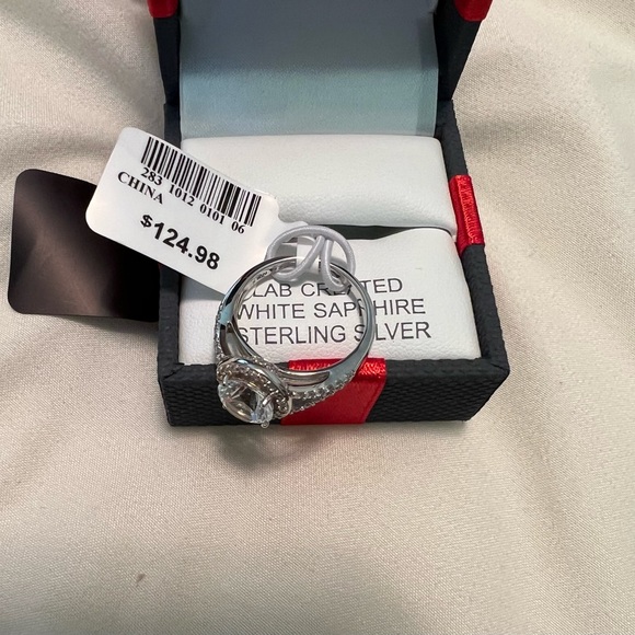 LADIES RING SIZE 7 - Picture 4 of 6